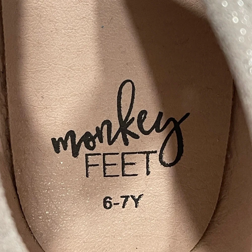 Monkey Feet Sparkling Silver Kids Dress‎ Shoes Youth 6/7 NEW